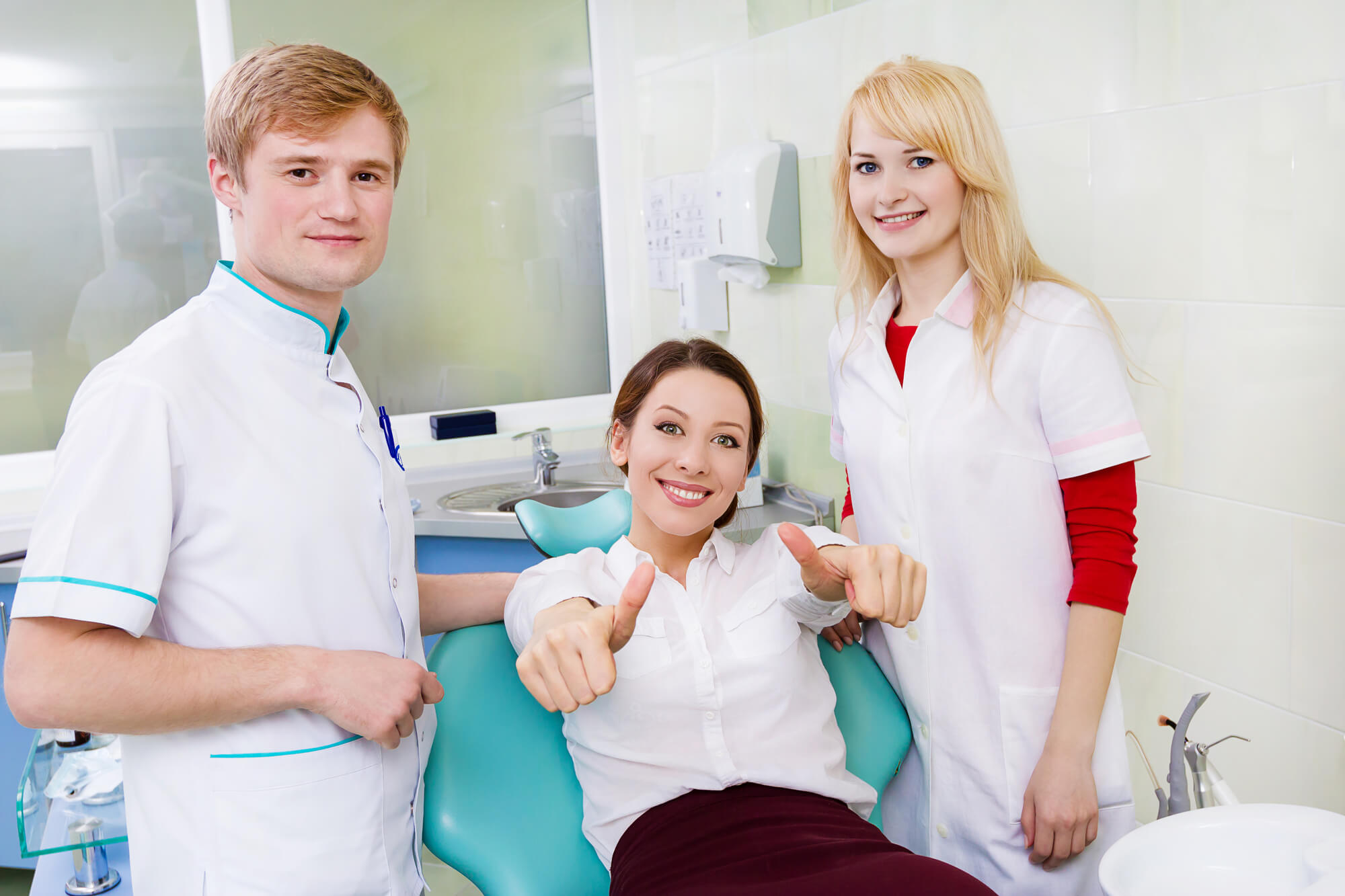 a happy patient with a Midlothian Sedation Endodontist